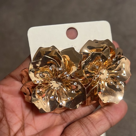 Earring bundle - Picture 8 of 8